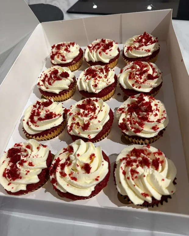 Red velvet cupcakes met kruim