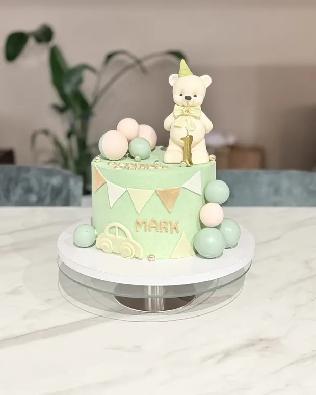 Pastelbeertje voor een eerste verjaardag