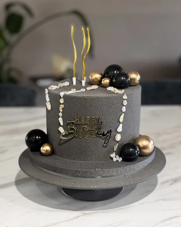 Zwart, goud en een vleugje steenlook